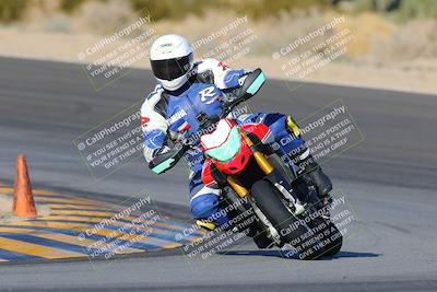 media/Dec-18-2022-SoCal Trackdays (Sun) [[8099a50955]]/Turn 10 (140pm)/